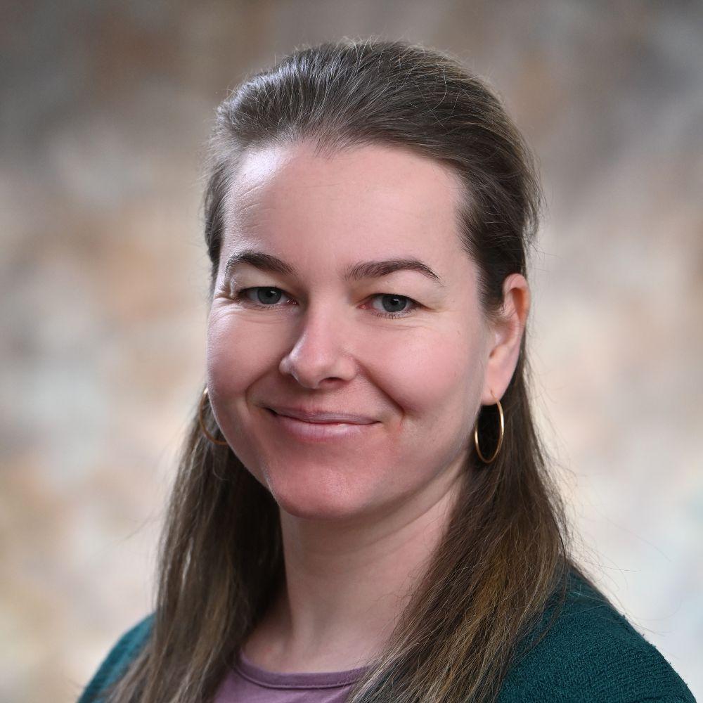 Dr. Tóth Éva