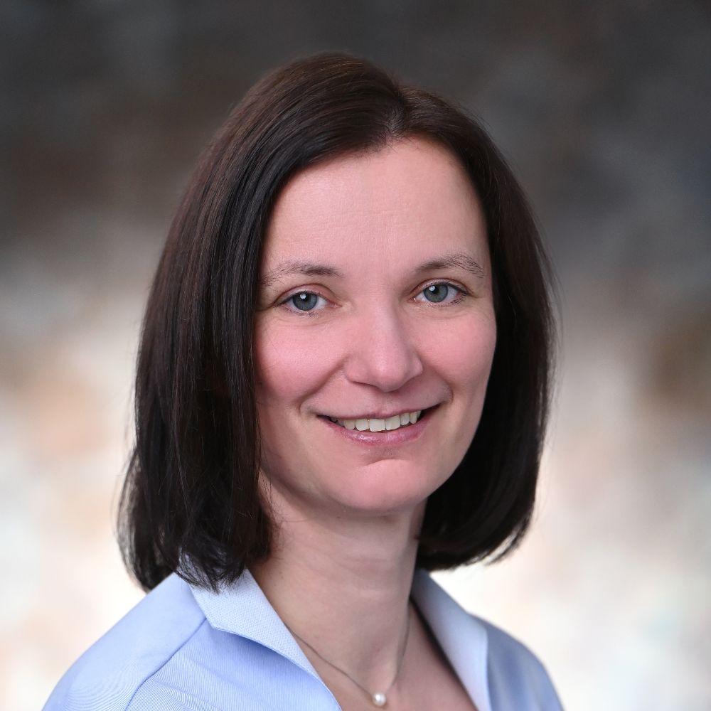 Dr. Prihoda Emese